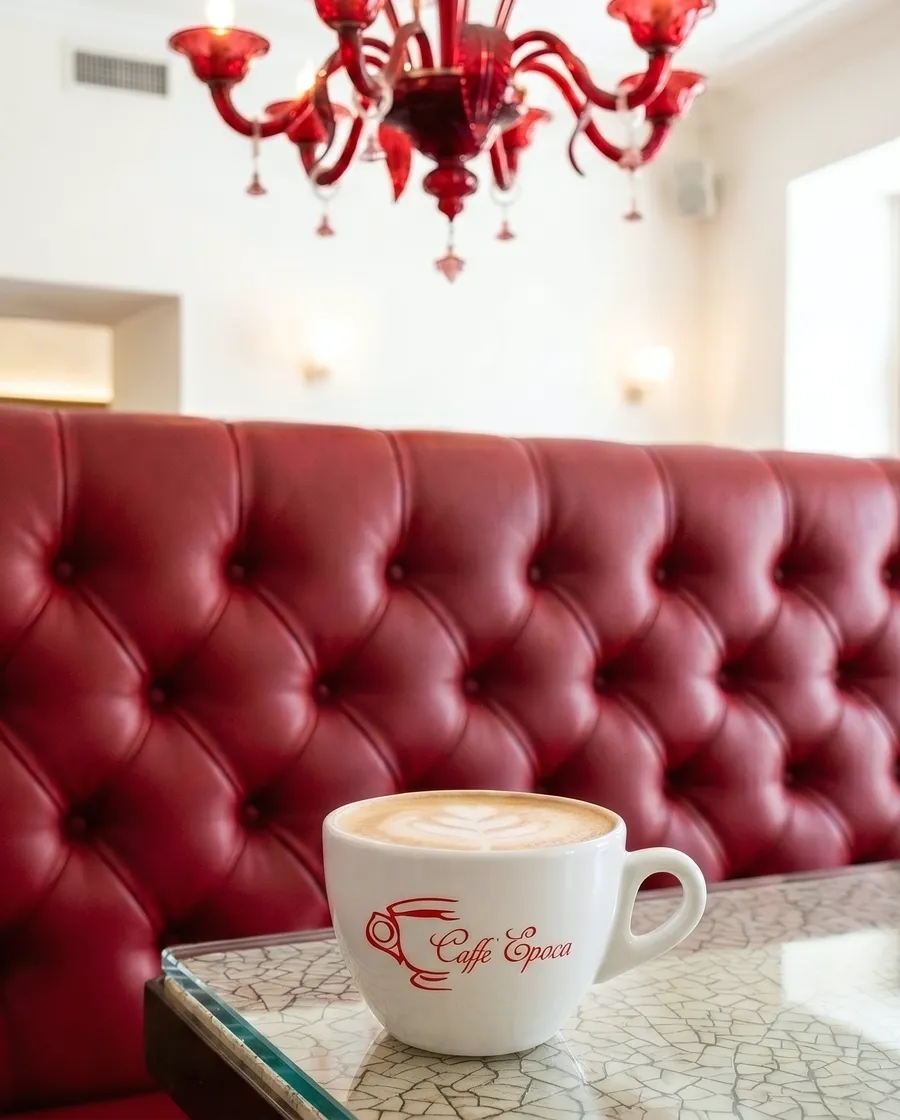 Colazione al banco — Caffè Epoca